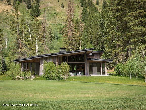 2nd image of 15415 Tall Timber Rd