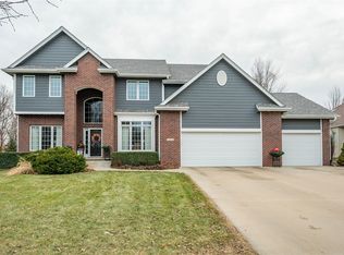 9318 Huntington Cir, Johnston, IA 50131