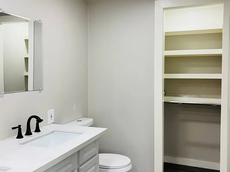 489 Yolanda St — Photo 11