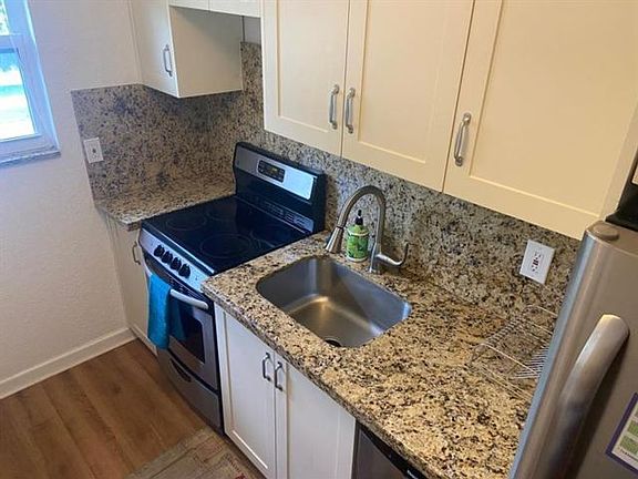 4th image of 2815 NE 33rd Ave #206A