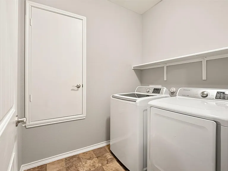 12401 Franklin D Roosevelt St — Photo 27
