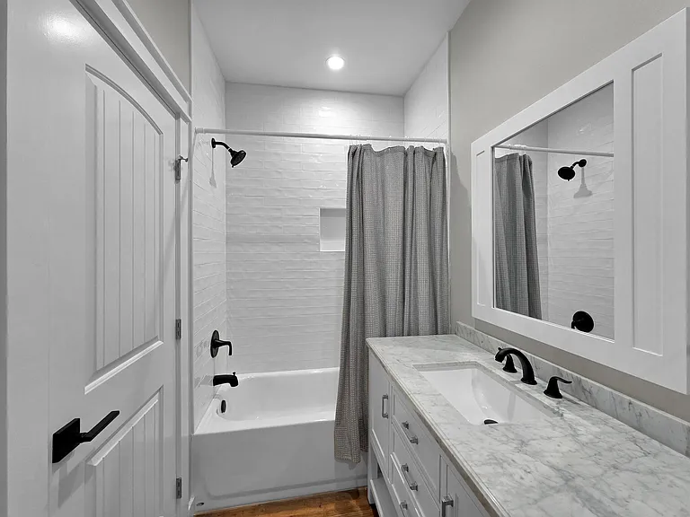 1049 Sunset Cir W — Photo 34