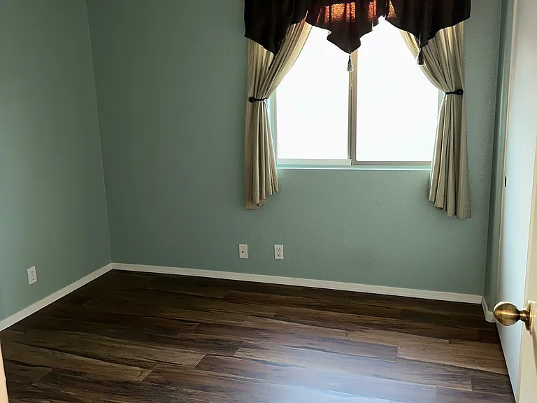15743 W Elm St — Photo 24