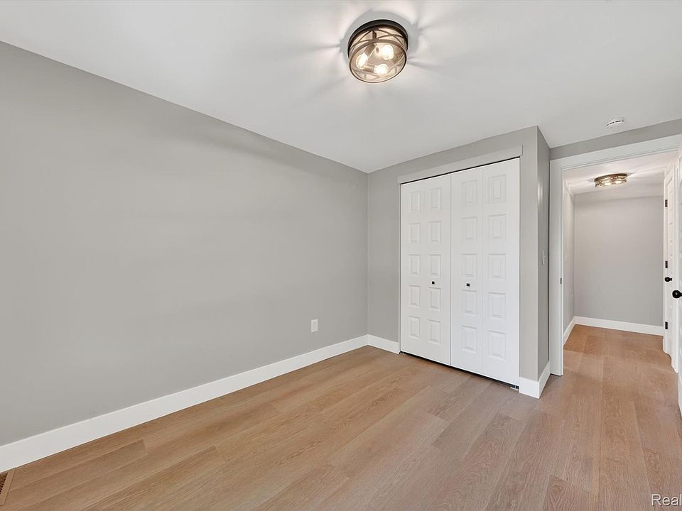 39427 Heatherheath Drive, photo 20