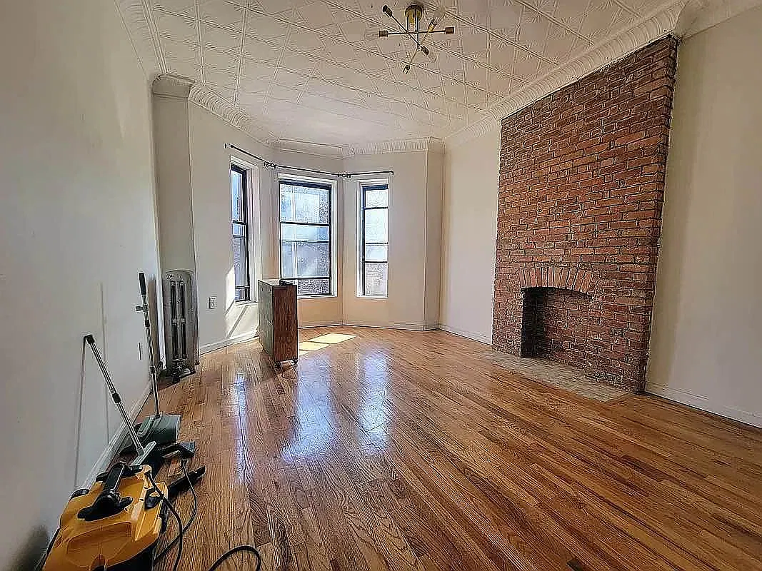 90 Clinton Avenue — Photo 3