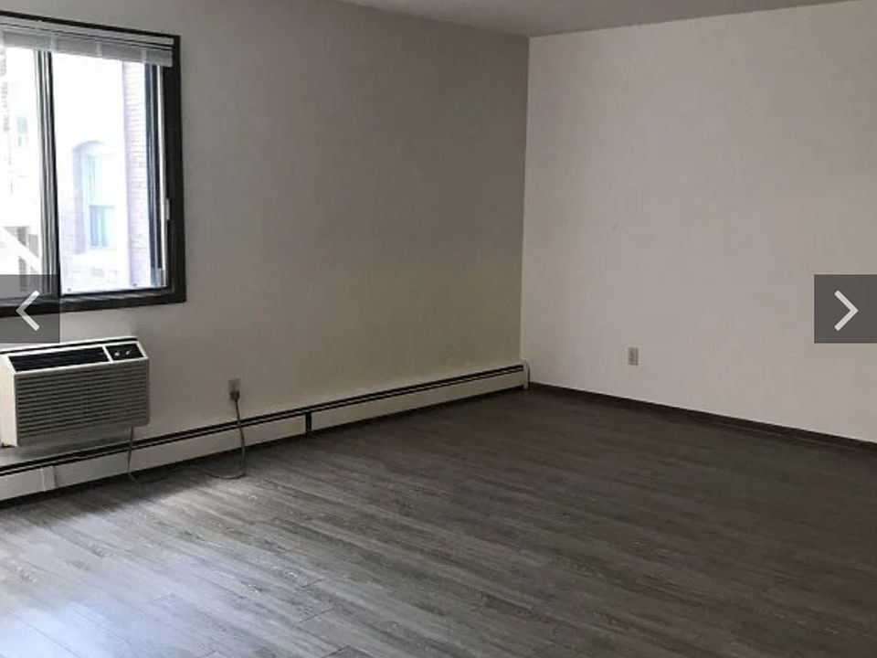 1st image of 2526 N Farwell Ave APT 6