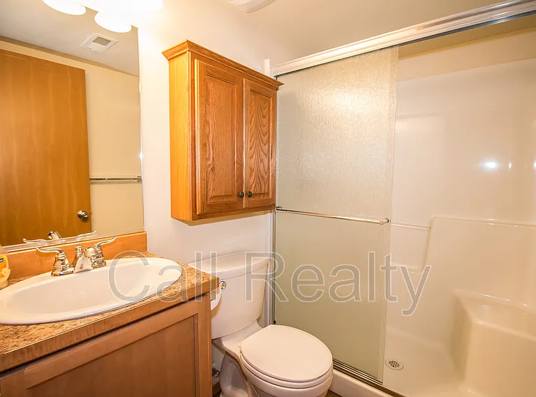 2105 N Eden St — Photo 10