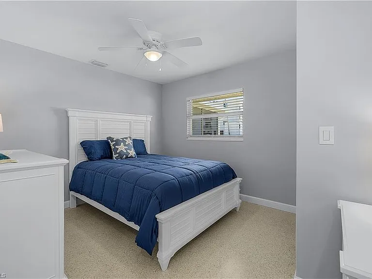2 Fairview Blvd — Photo 16