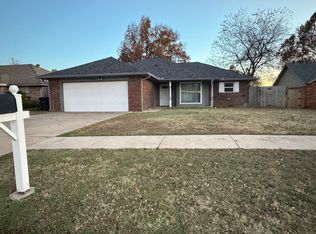 1520 NE 1st St, Moore, OK 73160