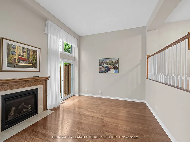 44 Dunbarton Ct — Photo 8