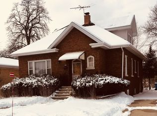 908 S 6th Ave, Des Plaines, IL 60016