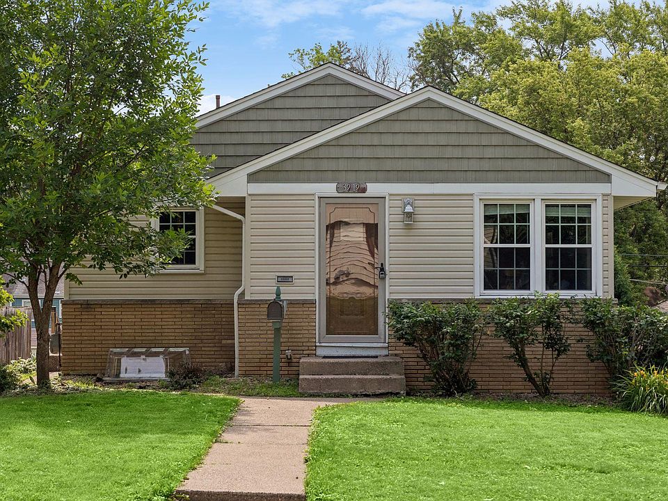 1st image of 3919 Tyler St NE