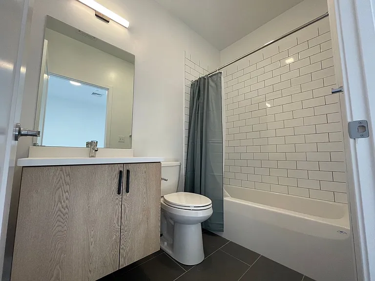 104 Howe St — Photo 87
