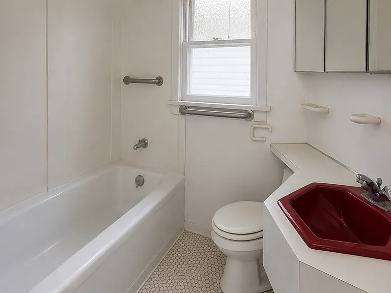 315 N Summit St — Photo 25