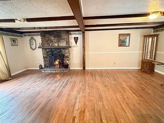 4th image of 48 Broad St