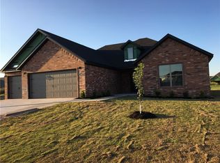 2404 SW Cadwell Ave, Bentonville, AR 72713