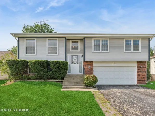 1075 Warwick Cir S, Hoffman Estates, IL 60169
