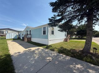 7023 Scarborough Ln, Whitmore Lake, MI 48189