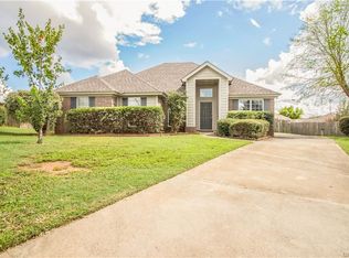 105 Little Farm Pl, Prattville, AL 36066