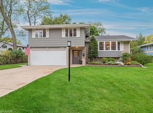 1102 N Westgate Rd, Mount Prospect, IL 60056