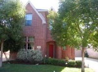 203 Colonial Ln, Euless, TX 76040