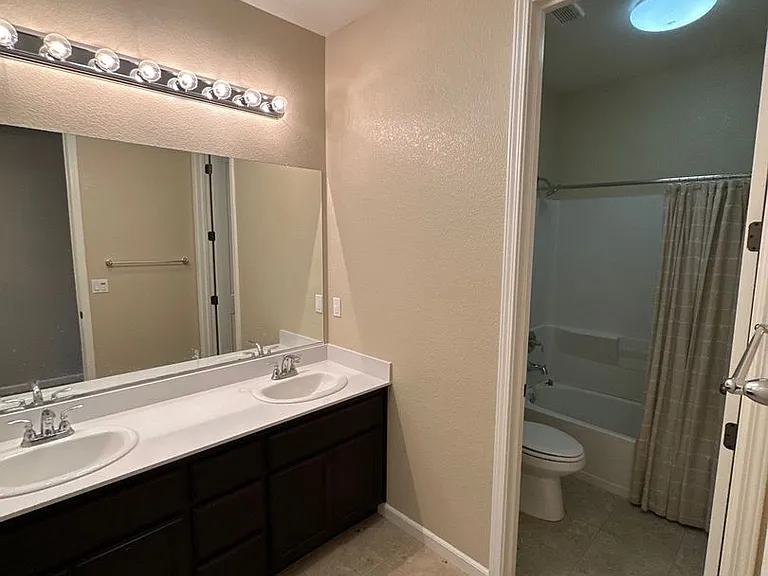 3251 Tinker Creek Way — Photo 22