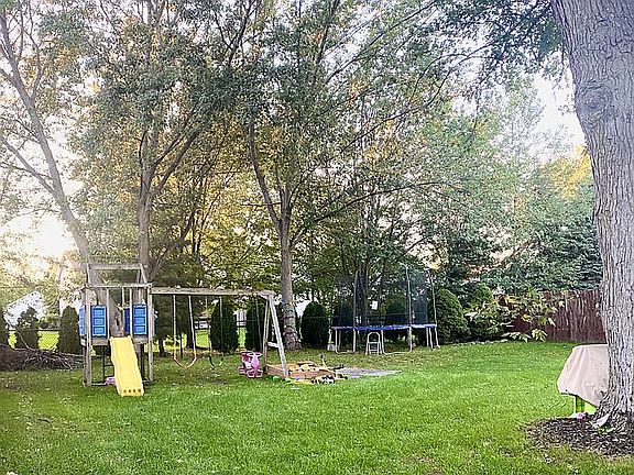 4th image of 2253 Kinney Ave NW
