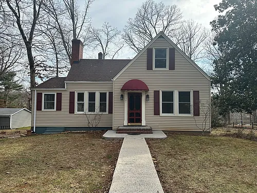 1321 Peaks St Photo 1