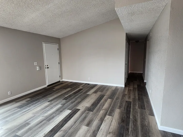 10776 Cherry Hills Dr — Photo 6