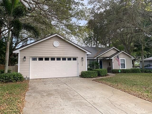 2nd image of 740 Hillcrest Dr