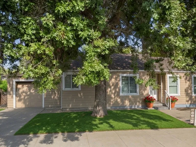 807 W Park St — Photo 1