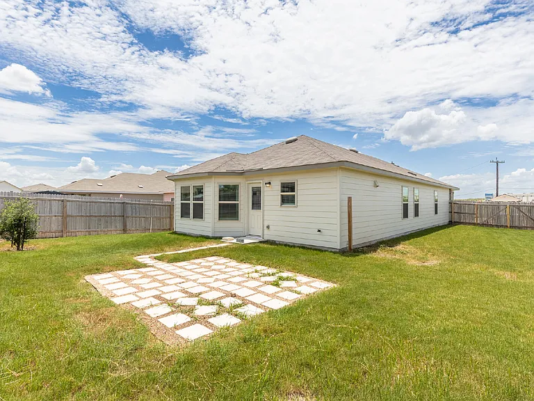 6418 Willow Point Blvd — Photo 29