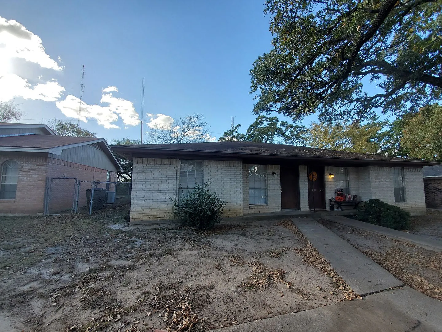3902 Olive — Photo 2