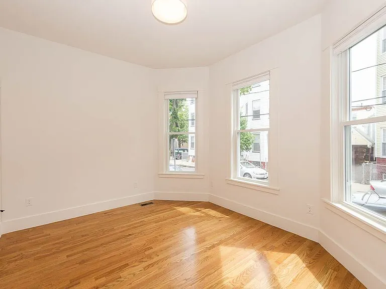 10 Portsmouth St #10 — Photo 6