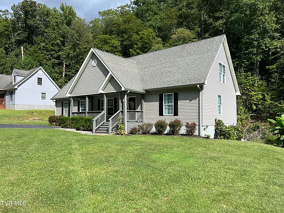 2nd image of 2422 Mountain Laurel Rd