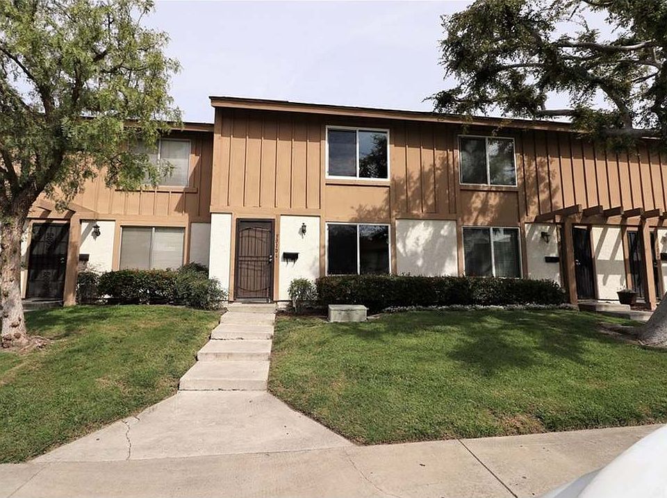 1st image of 301 Carriage Dr APT D