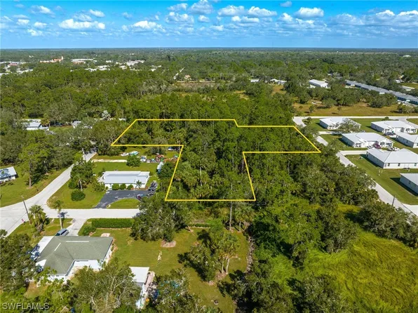 E Seminole Ave, Labelle, FL 33935