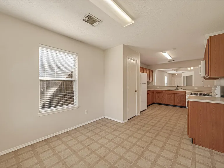 19119 Yaupon Ranch Dr — Photo 22