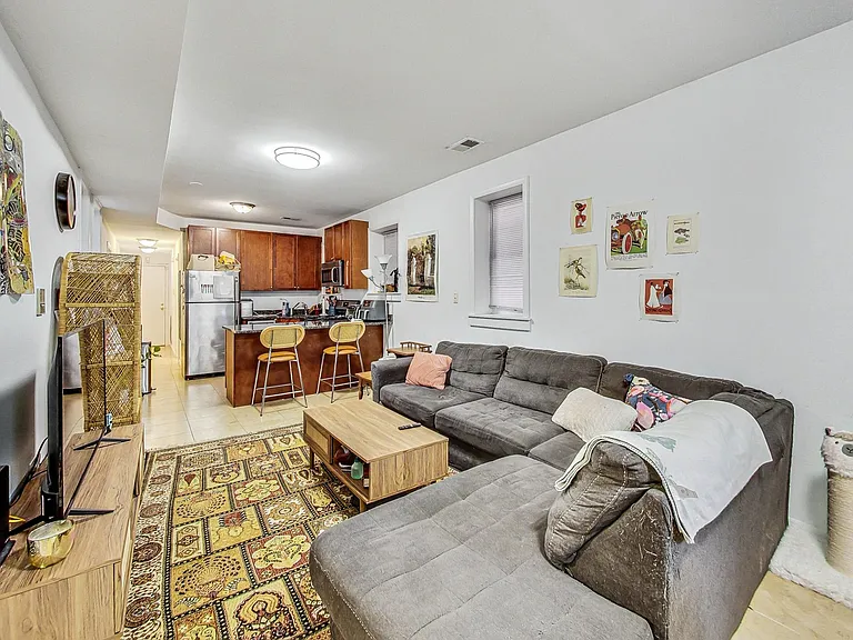 1332 W Nelson St #GDN — Photo 10