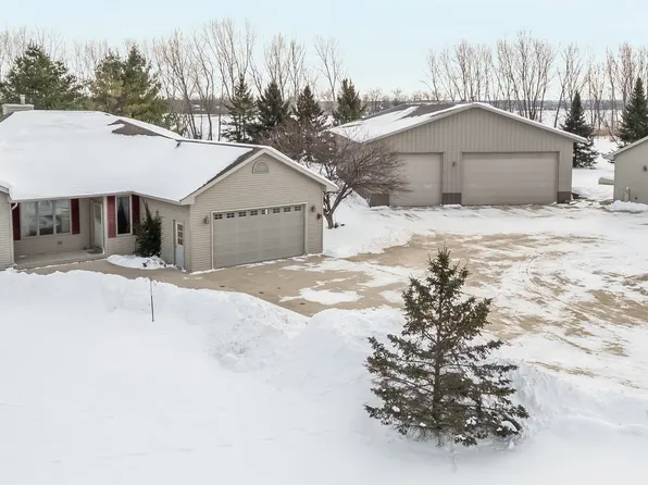 4980 Broderick Rd, Omro, WI 54963