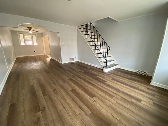 2nd image of 4542 Oakmont St