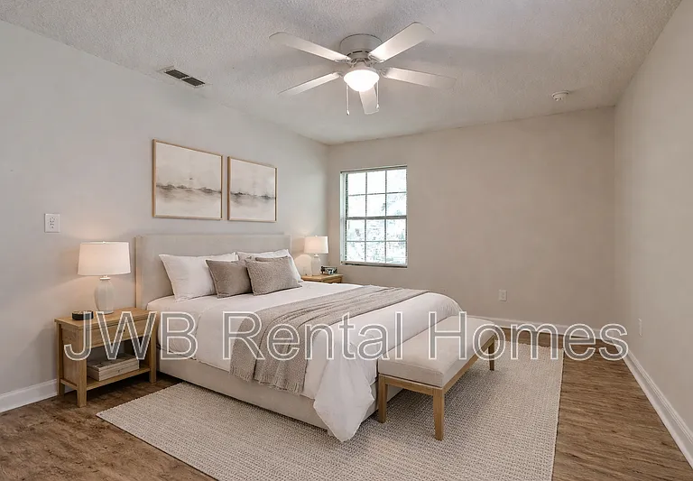 1567 Rutledge Ave — Photo 10