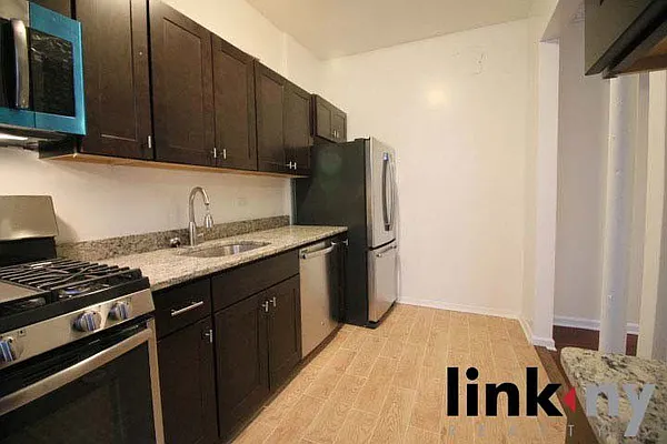 Rented by Link NY Realty | media 2