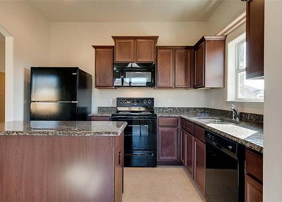3rd image of 13209 Tower Ln