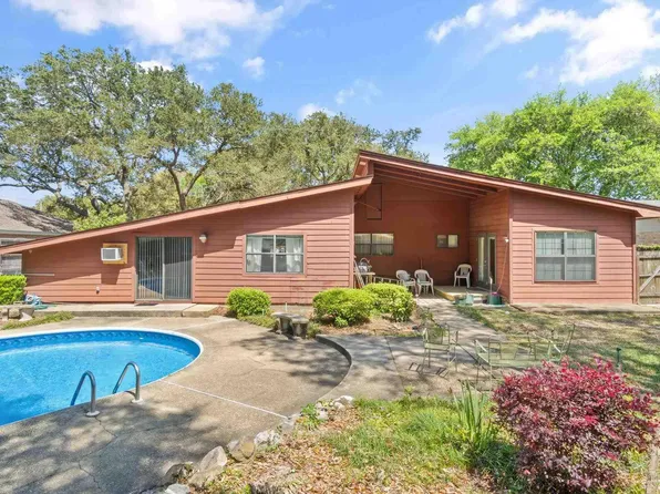316 Valencia St, Gulf Breeze, FL 32561