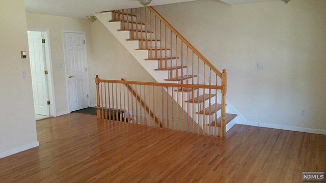 2nd image of 410 Oakdene Ave #Co410