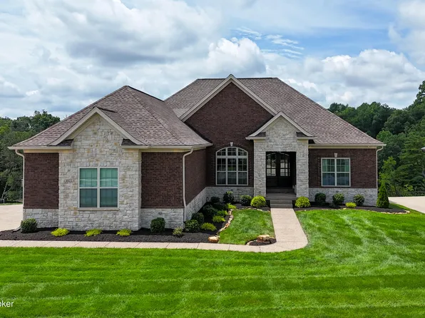 8022 Wooded Ridge Dr, Louisville, KY 40214