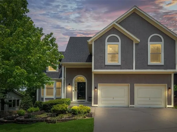 12215 Oak St, Kansas City, MO 64145