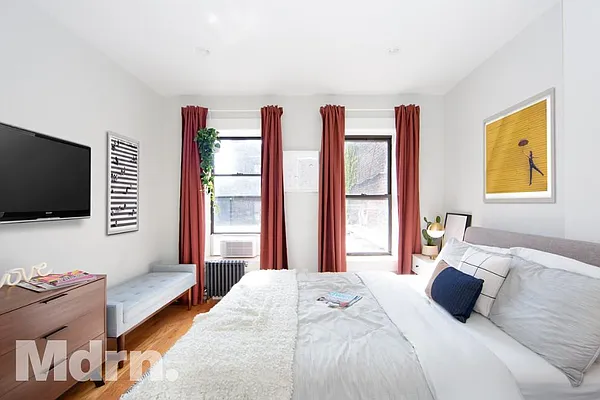 Rented by Mdrn Residential | media 3