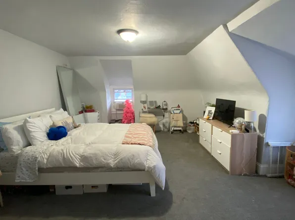 3218 Winter St, Philadelphia, PA 19104